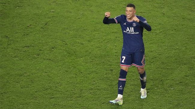 他是在对阵莱切时受伤，这让他几乎缺阵了一个月时间。